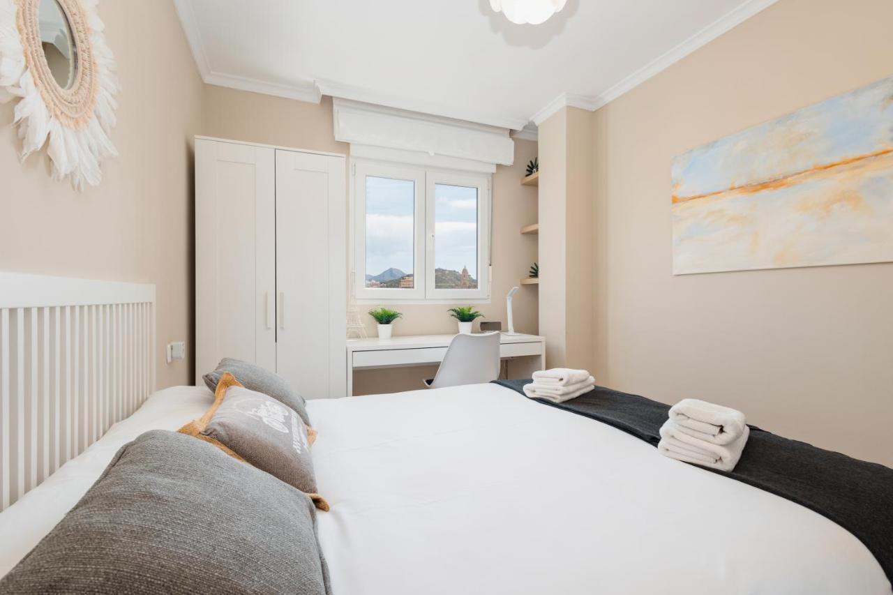 In The Historic Center Of Malaga, Very Close To The Beach And The Ave Train Station, With Private Parking Ngoại thất bức ảnh