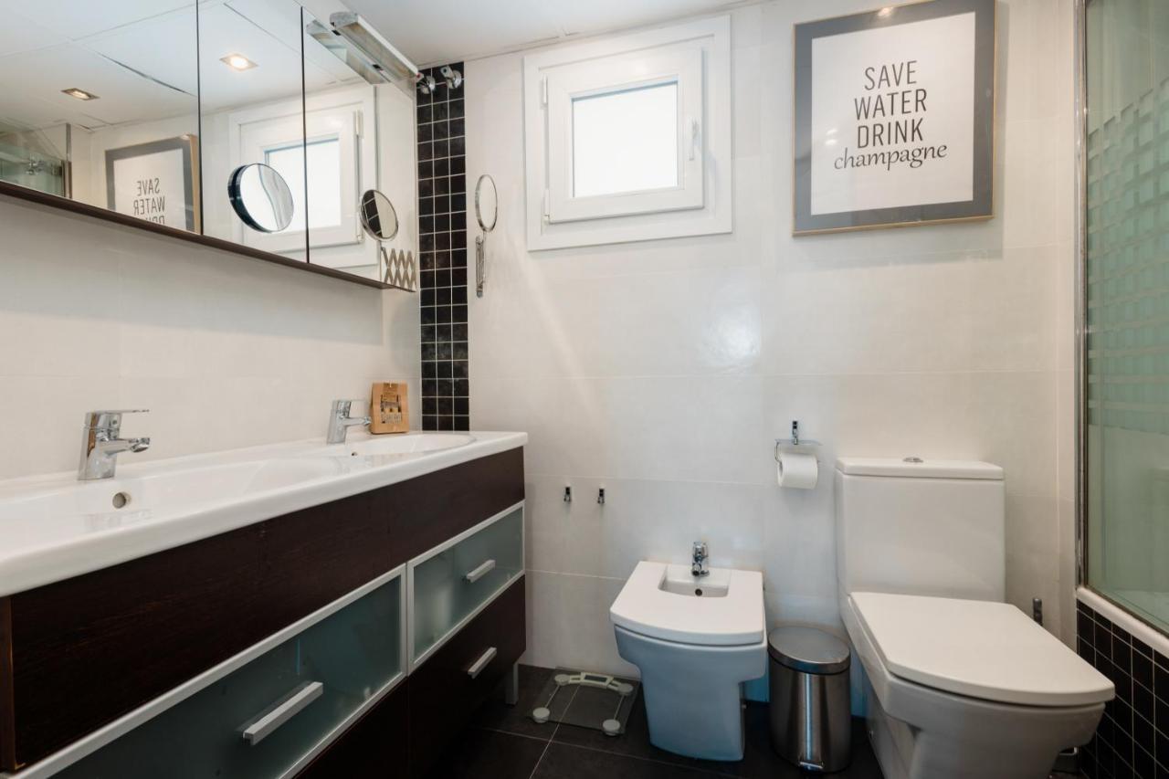 In The Historic Center Of Malaga, Very Close To The Beach And The Ave Train Station, With Private Parking Ngoại thất bức ảnh