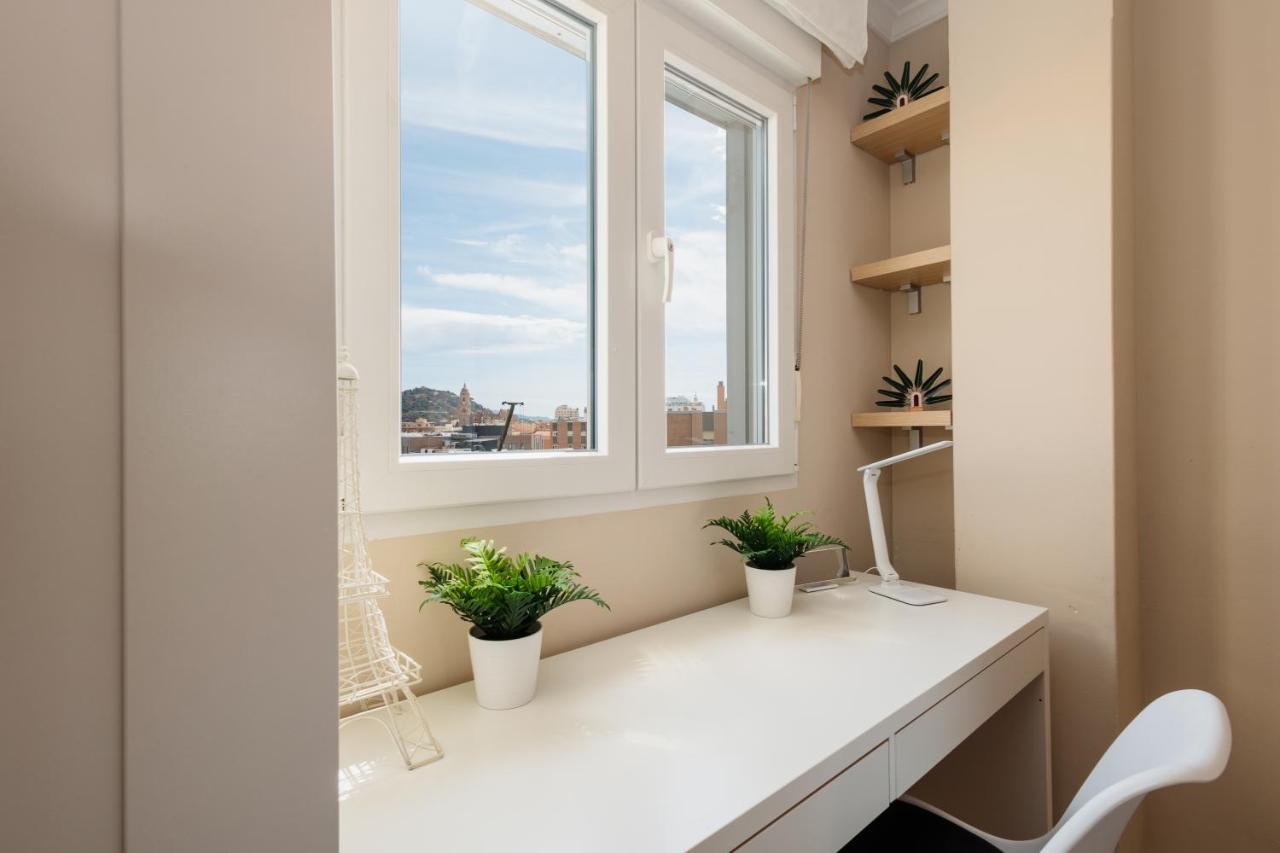 In The Historic Center Of Malaga, Very Close To The Beach And The Ave Train Station, With Private Parking Ngoại thất bức ảnh