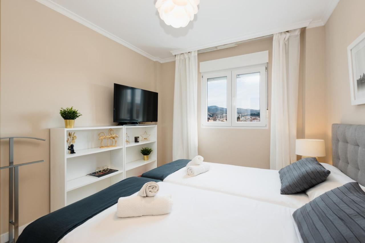 In The Historic Center Of Malaga, Very Close To The Beach And The Ave Train Station, With Private Parking Ngoại thất bức ảnh