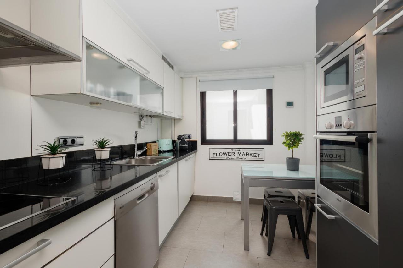 In The Historic Center Of Malaga, Very Close To The Beach And The Ave Train Station, With Private Parking Ngoại thất bức ảnh