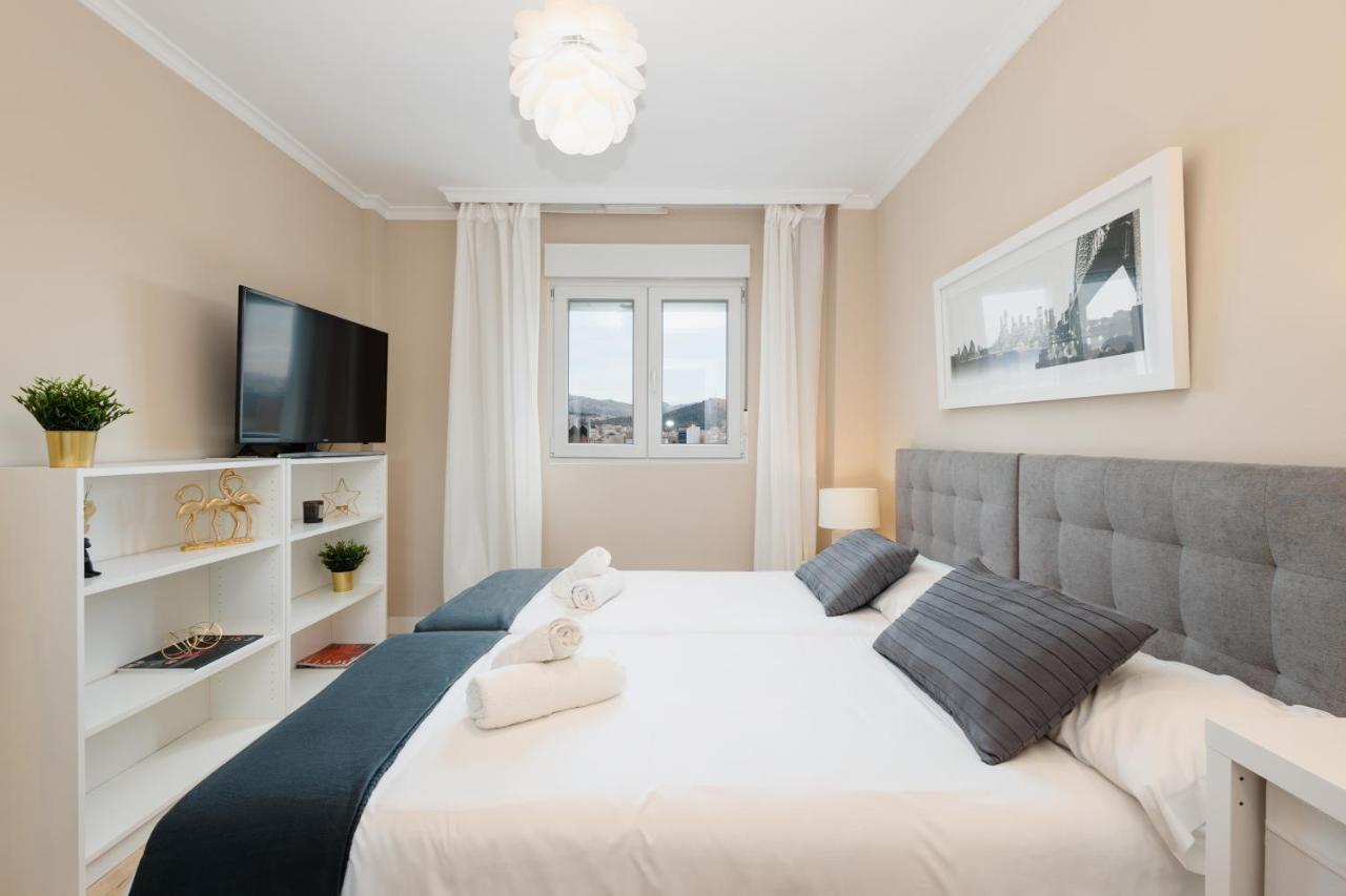 In The Historic Center Of Malaga, Very Close To The Beach And The Ave Train Station, With Private Parking Ngoại thất bức ảnh