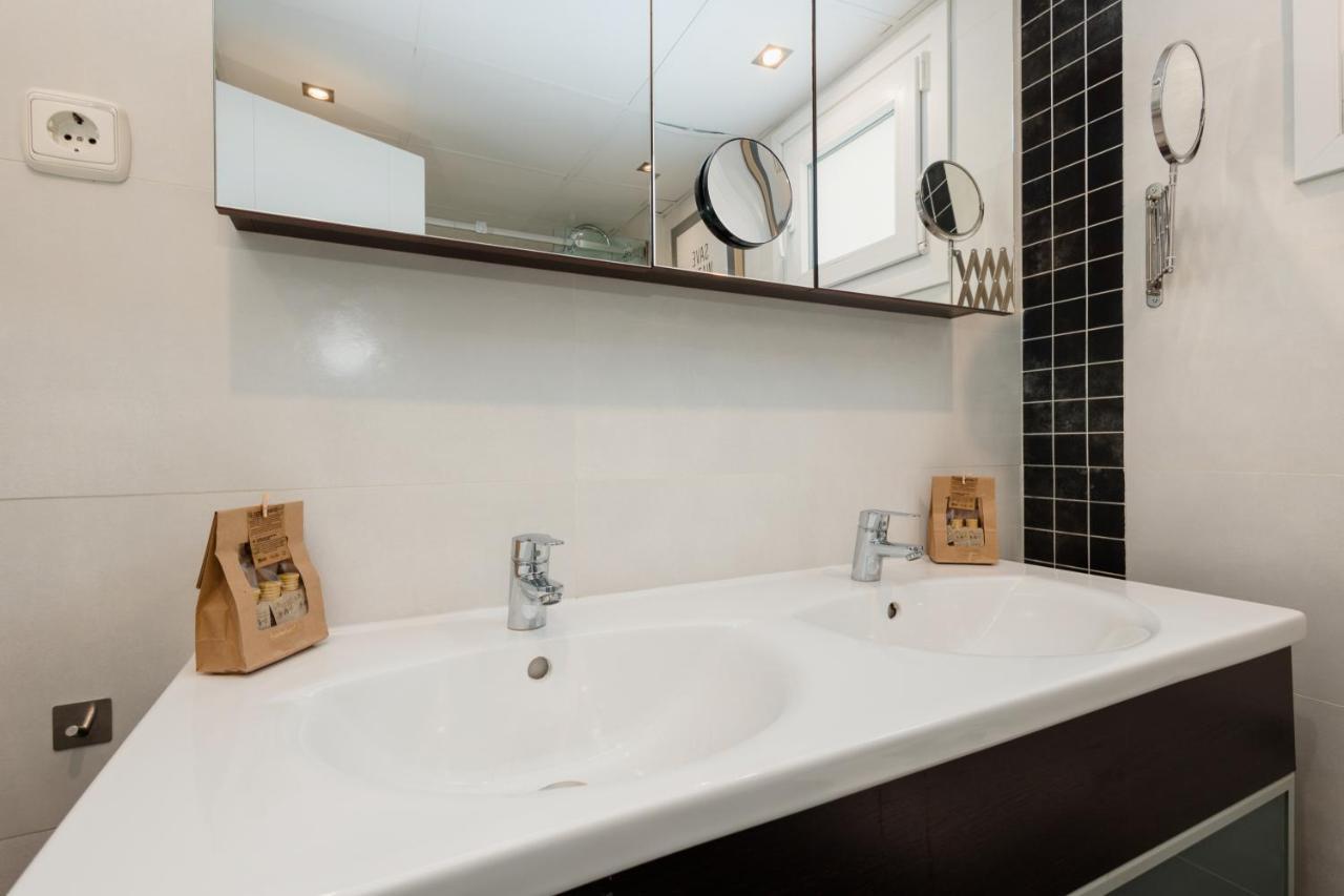 In The Historic Center Of Malaga, Very Close To The Beach And The Ave Train Station, With Private Parking Ngoại thất bức ảnh