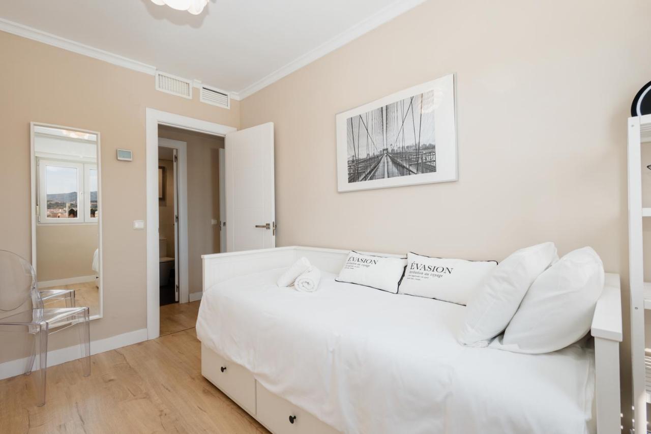 In The Historic Center Of Malaga, Very Close To The Beach And The Ave Train Station, With Private Parking Ngoại thất bức ảnh