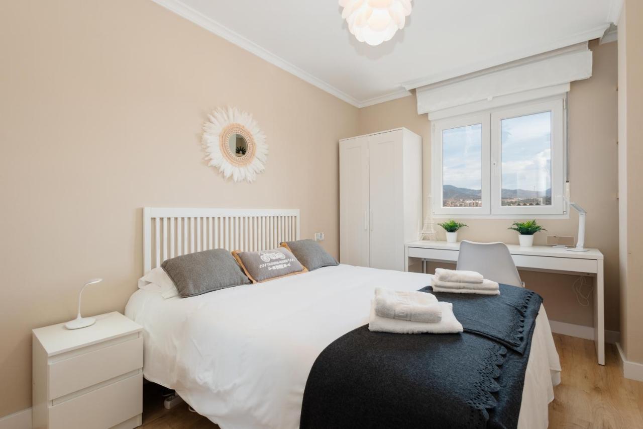 In The Historic Center Of Malaga, Very Close To The Beach And The Ave Train Station, With Private Parking Ngoại thất bức ảnh